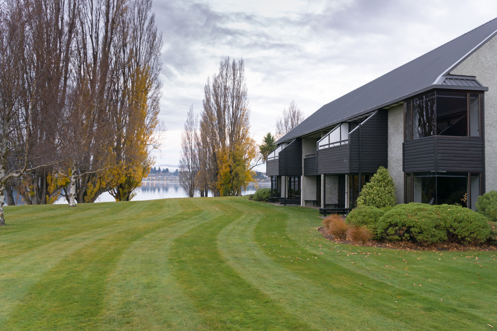 Wanaka Accommodation The Edgewater Lake Wanaka